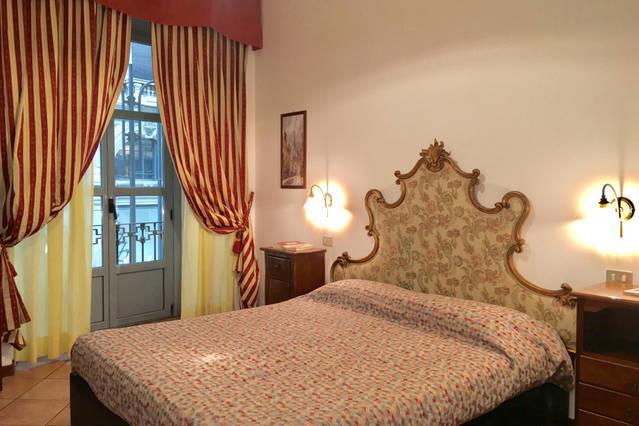 Flat In Piazza Duomo Apartman Milánó Kültér fotó