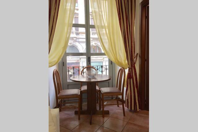 Flat In Piazza Duomo Apartman Milánó Kültér fotó