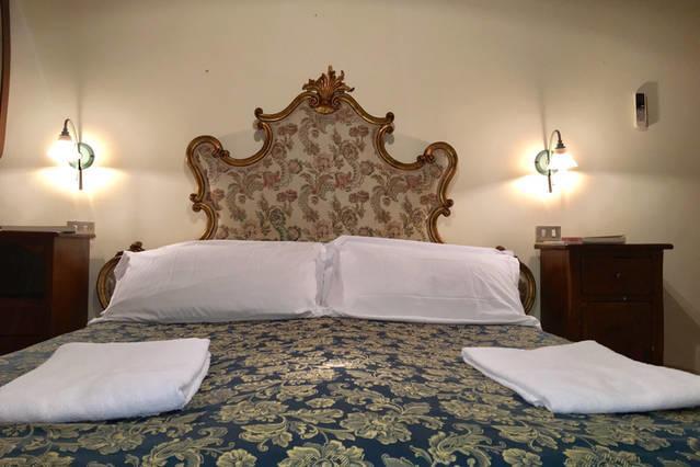 Flat In Piazza Duomo Apartman Milánó Kültér fotó